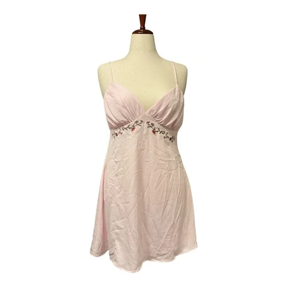 NWT Wild Fable Women’s Embroidered Crepe Mini A-Line Mini Dress- Pink L - Picture 2 of 9